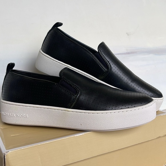 Michael Kors TEDDI SLIP ON NAPPA PU PERFORATED 4959TDFP4L NIB Platforms Sneakers - Picture 6 of 16